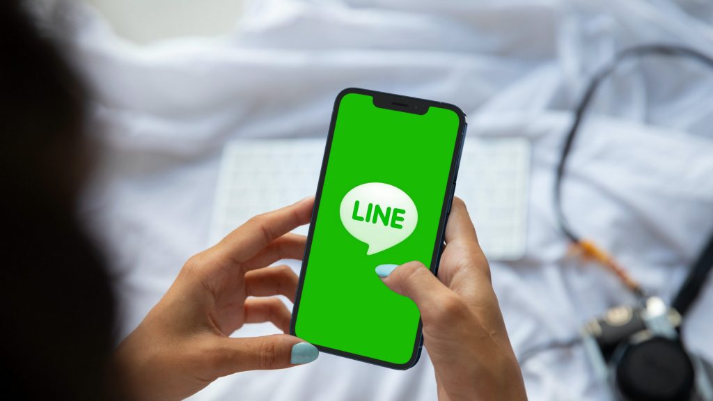 LINE全新AI聊天助手上线，智能互动体验再升级